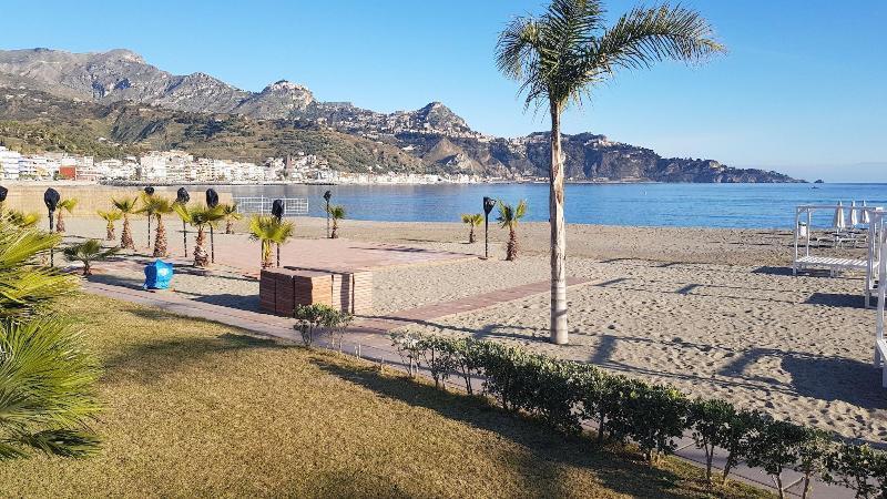 B&B Mimosa Giardini Naxos Bagian luar foto