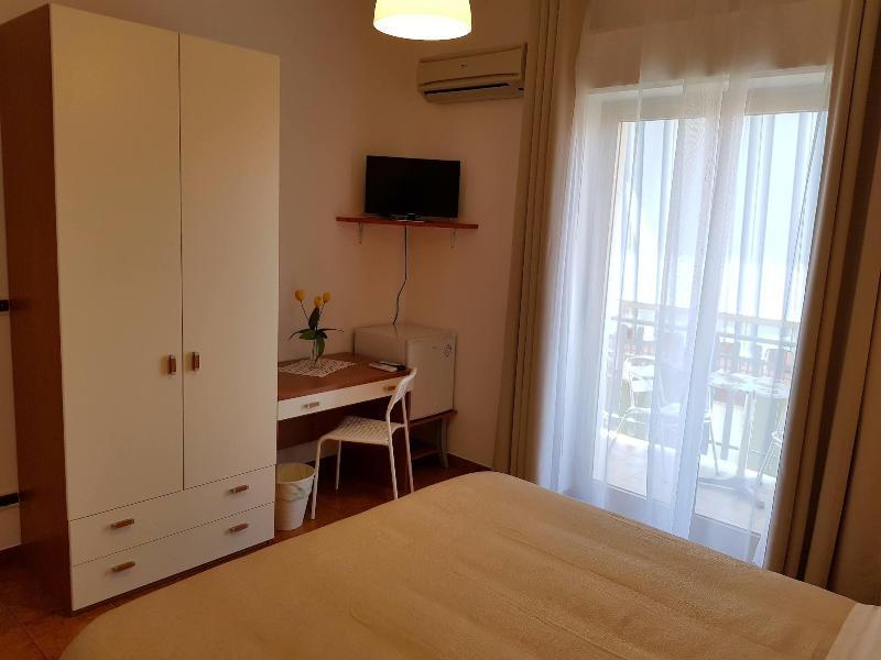 B&B Mimosa Giardini Naxos Bagian luar foto