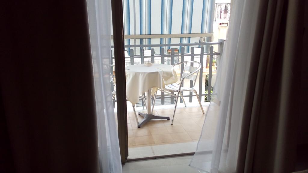 B&B Mimosa Giardini Naxos Bagian luar foto