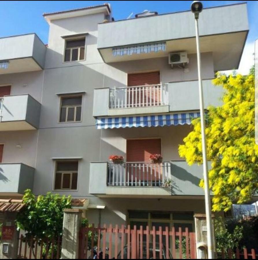 B&B Mimosa Giardini Naxos Bagian luar foto