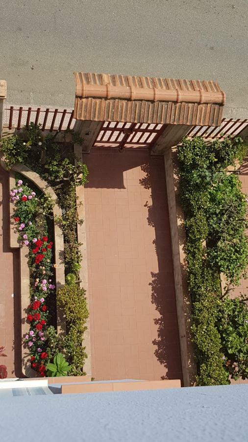 B&B Mimosa Giardini Naxos Bagian luar foto